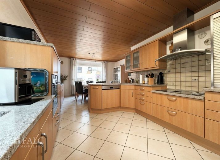 Einfamilienhaus auf 927 m² Grundstück - modernisiert, energieeffizient und familienfreundlich – Küche