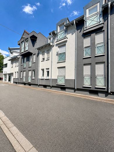 Mooie, gedeeltelijk gemeubileerde 2-kamerwoning op een centrale, rustige locatie – Außenansicht