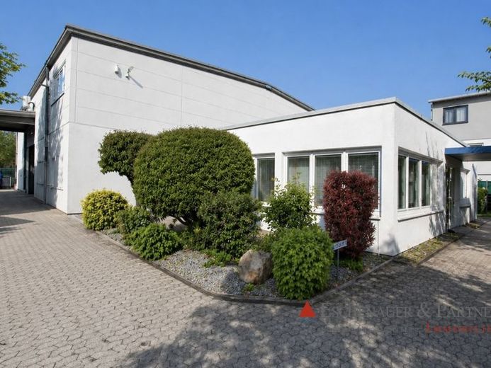 Gepflegtes Bürogebäude mit Lager–/ Montagehalle im Gewerbegebiet Petersweg In Mainz Kastel! – Foto 1