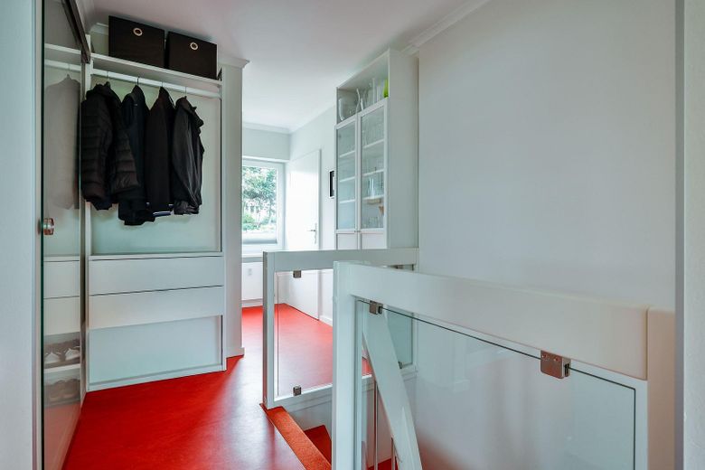 NEUE FOTOS, NEUER PREIS!!! TRAUM(FERIEN)WOHNUNG VON PRIVAT ZU KAUFEN! – Flur Richtung Eingang 