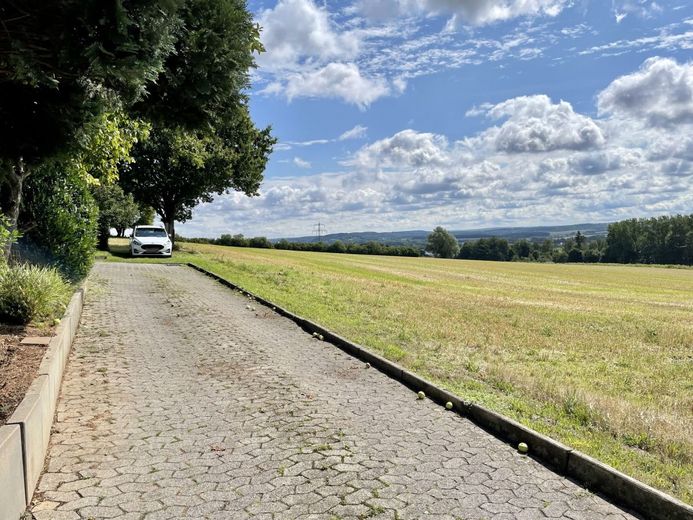Fröndenberg/Ruhr: Eines der schönsten Grundstücke der Stadt! – Baugrundstück Fröndenberg - Zuwegung