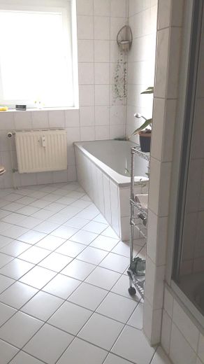repräsentatives Zweifamilienhaus – Bad EG