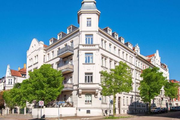 Dostępne od 01.01.2027 – Przestronne 3-pokojowe mieszkanie w kamienicy z balkonem w Lipsku-Gohlis