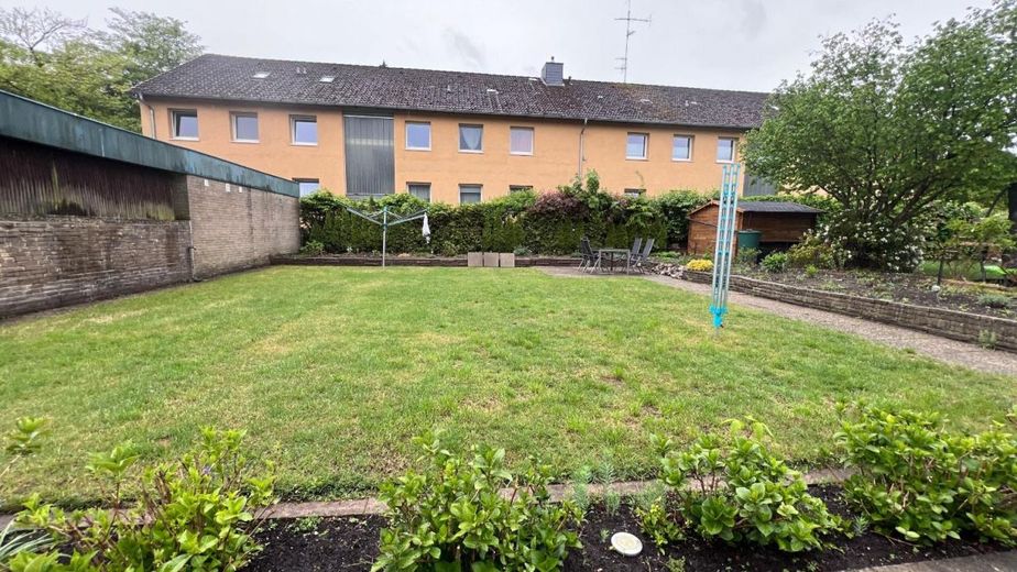 Stilvolle 4-5 Zimmer-Eigentumswohnung mit zwei Balkonen, zusätzlichem Dachgeschosszimmer, Garage und Gartenbereich – Bild 13