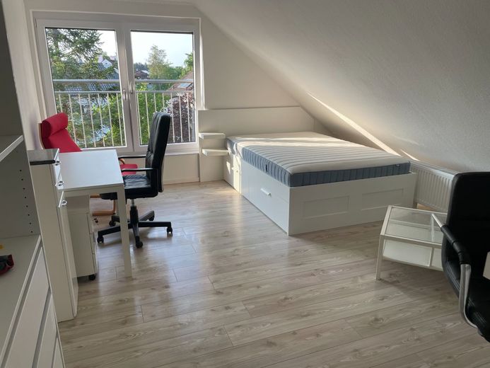 Charmante, modernisierte Ein-Zimmer-Dachgeschosswohnung in Toplage – IMG_5449