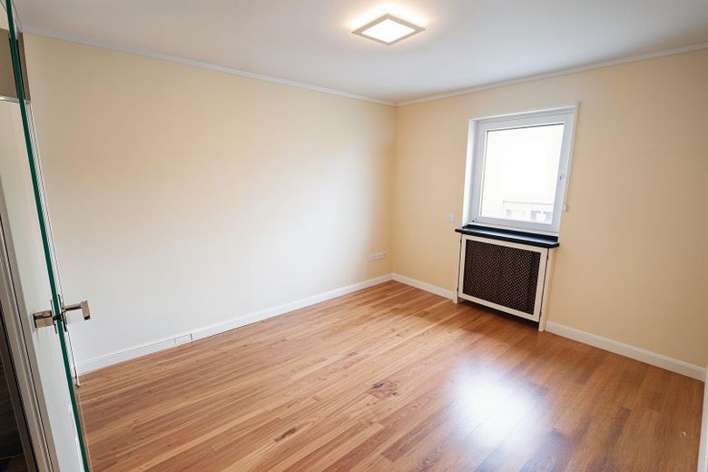Provisionsfrei:  134m² ETW mit umlaufender Terrasse und Garage – 2.1 Büro_Schlafen 1, leer