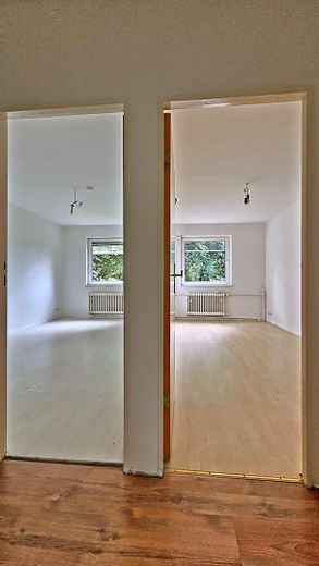 Rarität für Wassersport- und Naturfreunde in Gatow - Wohnen mit direktem Wasserzugang zur Havel – Blick in beide Schlafzimmer