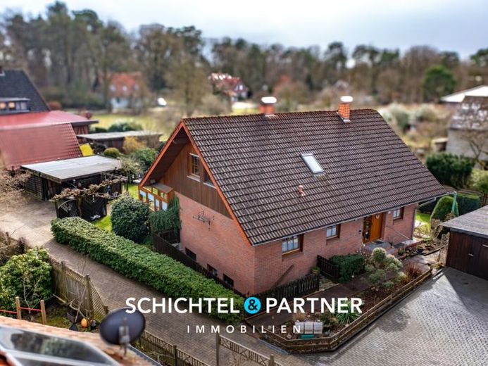 Quelkhorn | Traumhaftes 3-Parteien-Haus auf schönem Grundstück – Foto 1