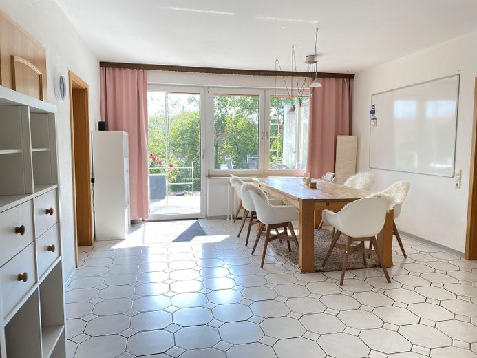 Essbereich mit Gartenzugang