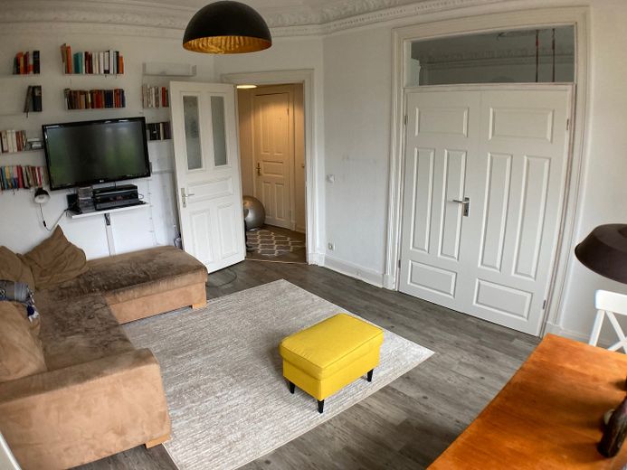 ***Top-Location: Appartment in Hamburg City Center for furnished sub-lease – Living Room