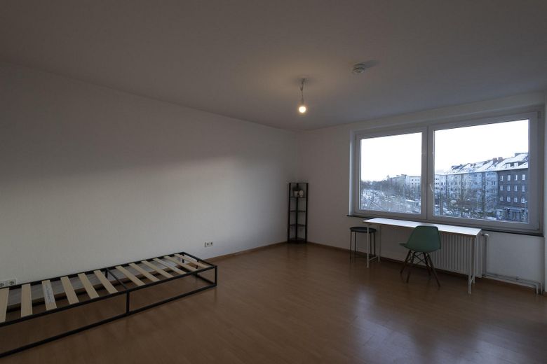 19qm Zimmer + Balkon (7,2 qm)
