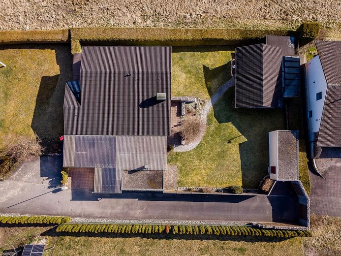 Charmantes Einfamilienhaus mit Garten und drei Garagen in Roding-Wetterfeld – Foto 14