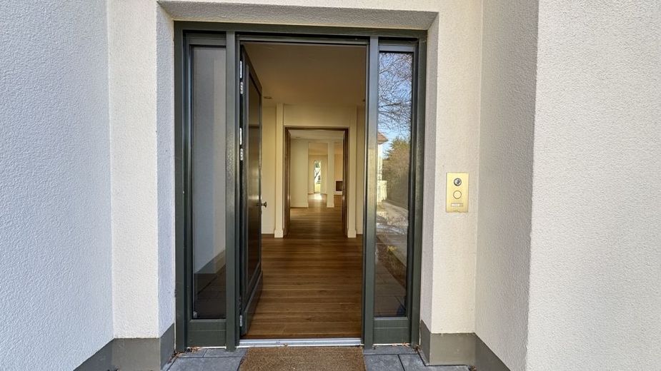 Exklusive Erdgeschosswohnung mit Tiefgarage und Aufzug im Stadtgartenviertel Hagen – 2.Eingang Wohnung EG re.