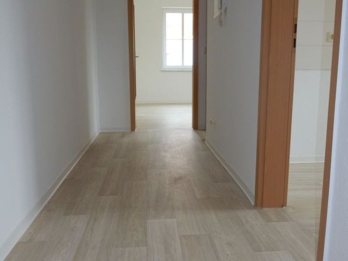 Dein Start in Hoyerswerda: Praktische 2-Raumwohnung mit Wohlfühlfaktor – फोटो 1