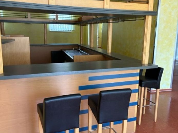 großzügige Gewerbefläche mit Küche, Tresen und Verkaufsraum zu vermieten - Kiosk/ Bäcker/ Post etc – Foto 1