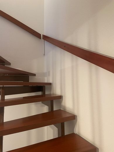 RMH, Heideviertel, ohne Provision, bezugsfrei – Treppe