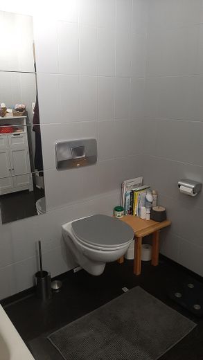 Ruhige 2-Zimmer-Whg. mit gehobener Ausstattung und Gartenanteil – Bad