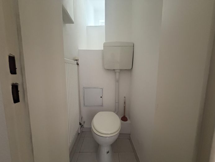 Apartamento céntrico de 3 habitaciones en Nordend con cocina equipada y baño con luz natural – Foto 15