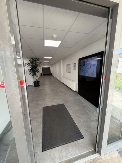 Eingangsbereich mit Infotafel