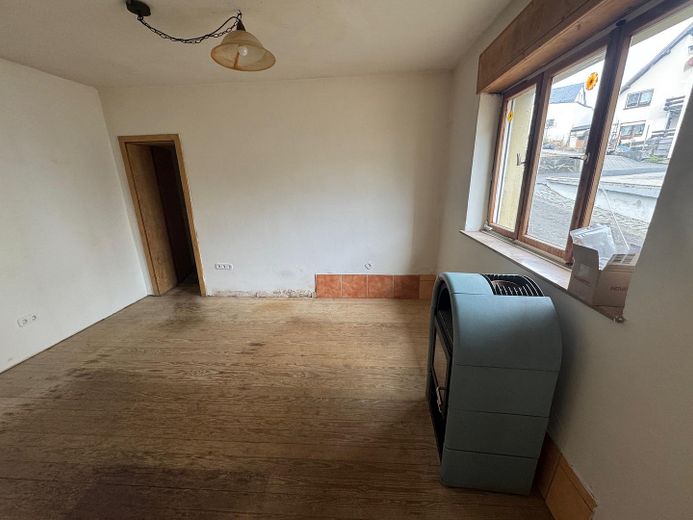 Einfamilienwohnhaus freistehend in 56244 Hartenfels - renovierungsbedürftig – Schlafzimmer Obergeschoss