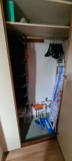 1,5-Zimmer möblierte Wohnung mit Balkon in zentraler Lage – mit Garderobenschrank