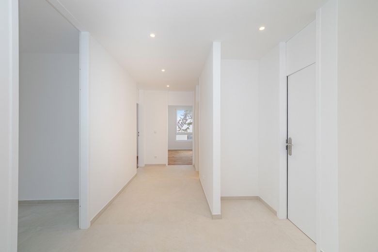 Luminoso y modernizado piso de 3 habitaciones: 2 balcones, completamente modernizado en Múnich-Neubiberg – Foto 4