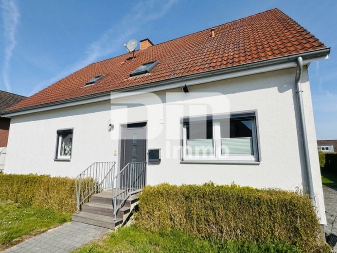 Charmantes Ein- bis Zweifamilienhaus mit großem Garten in begehrter Lage – Foto 1