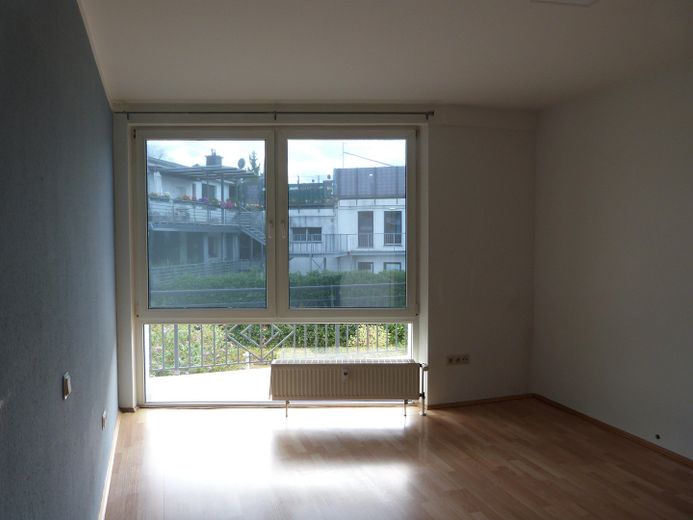3-Zimmer Wohnung in Neuss befristet für 24 Monate zu vermieten – Schlafzimmer