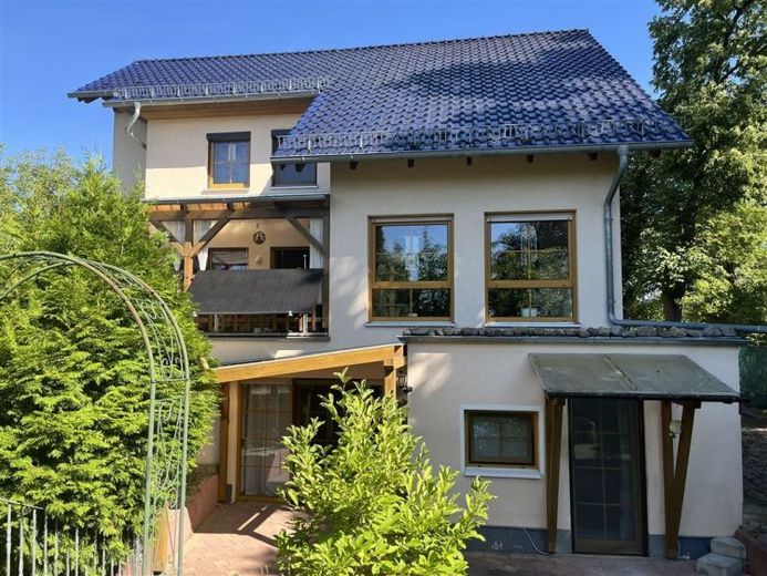 Groot vrijstaand huis voor 1-2 gezinnen met zelfstandige woning – Foto 1