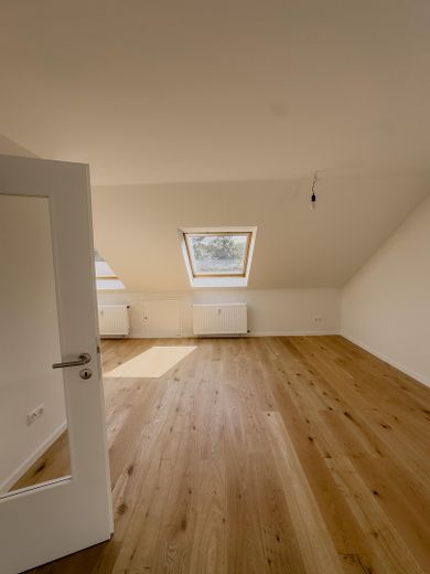 Sofort bezugsfrei nach Renovierung | Findorff | Garage | provisionsfrei | nahe Bürgerpark – Wohnzimmer