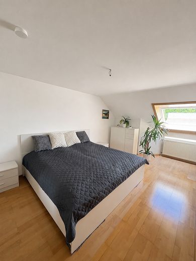 Spacieuse maison mitoyenne centrale à Geradstetten – Schlafzimmer