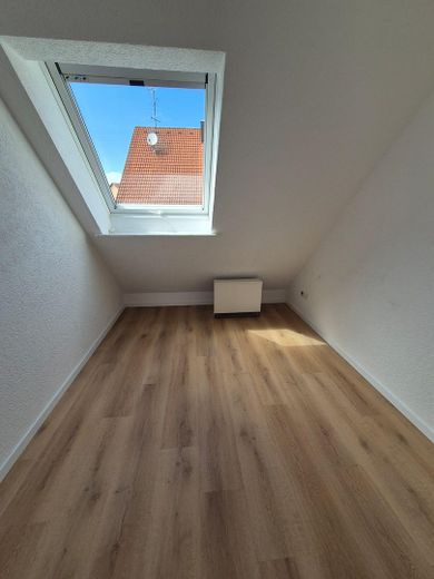 Frisch renovierte 5-Zi.-DG-Wohnung | Balkon | EBK | 85 m² | Schwäbische Alb | provisionsfrei – Gästezimmer/ Büro