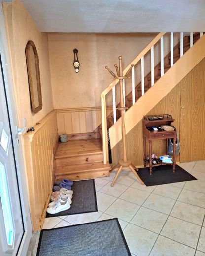 Flur und Treppe