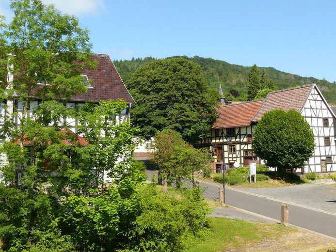 Prächtiges Wohn-Atelierhaus im Naturpark Kellerwald - Edersee – Kellerwaldstraße
