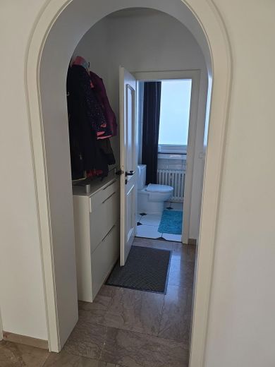 Gäste WC mit kleinen Garderobe