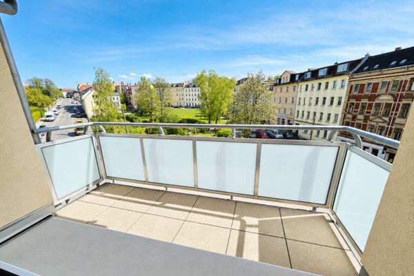 2-room apartments with balcony, bathroom with shower and elevator in the building – In Gera’s Ostviertel district.