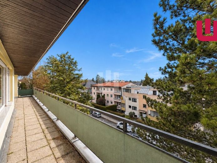 WINDISCH IMMOBILIEN - Gemütliche 2,5-Zi. - Dachterrassenwohnung in gepflegtem MFH bezugsfrei! – Foto 1