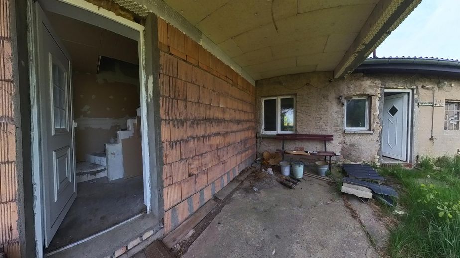 12 Zimmer | 164 m² | Doppelhaushälfte mit Entwicklungspotenzial nahe der Müritz- provisionsfrei – Eingang DG (l) & EG (r)