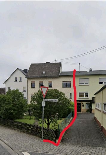 Halfvrijstaande woning in Siershahn – linke Seite 
