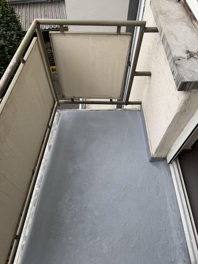 Encantador y amplio apartamento de 2 habitaciones con balcón en una ubicación privilegiada en Berger Straße. – Foto 30