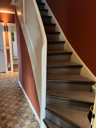 Ein Zuhause mit Geschichte, Stil und modernem Wohnkomfort*Provisionsfrei* – Treppe ins OG