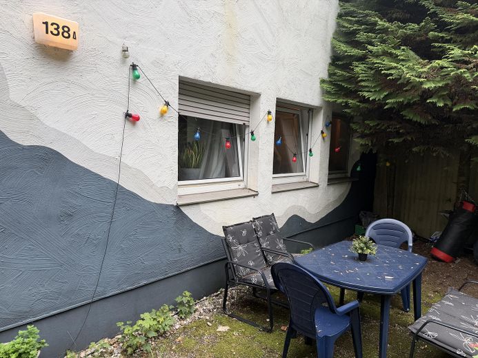 Bilocale con cucina, bagno e giardino, Solingen-Wald, ai margini del bosco, ristrutturato, su richiesta con cucina componibile a un piccolo prezzo – Foto 3
