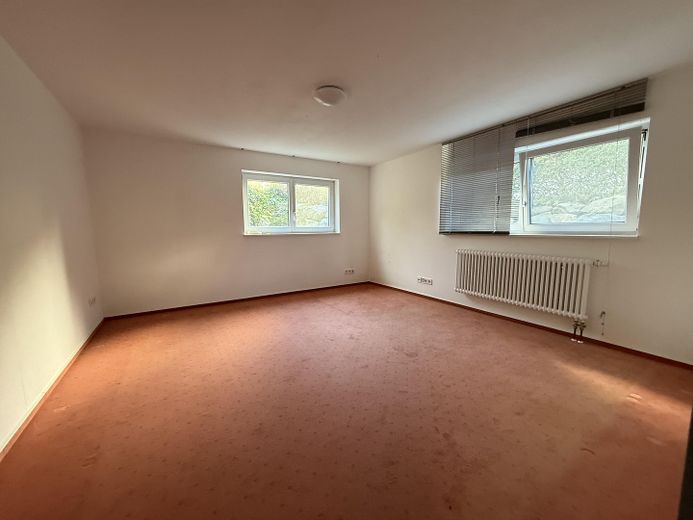 Büro KG