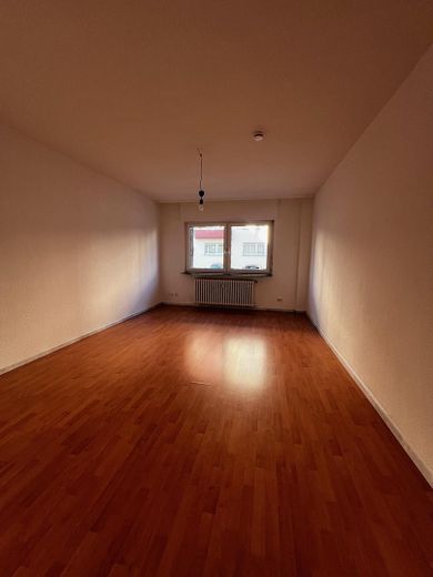 3 Zimmer Wohnung mit Einbauküche, saniertem Badezimmer und sep. WC – Schlafzimmer