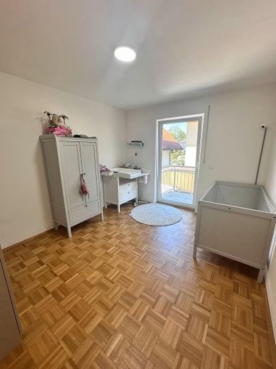 Raumwunder in Bestlage -Stillvolle DHH mit 7 Zimmern & TOP Energieeffizienz A+ – Kinderzimmer 1