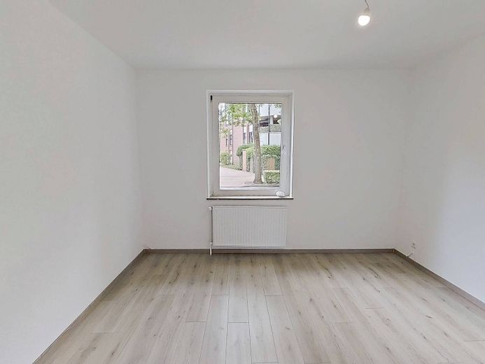 Przytulne 3-pokojowe mieszkanie z nowoczesną łazienką z wanną, w odległości krótkiego spaceru od centrum miasta – Ansicht I: Schlafzimmer I