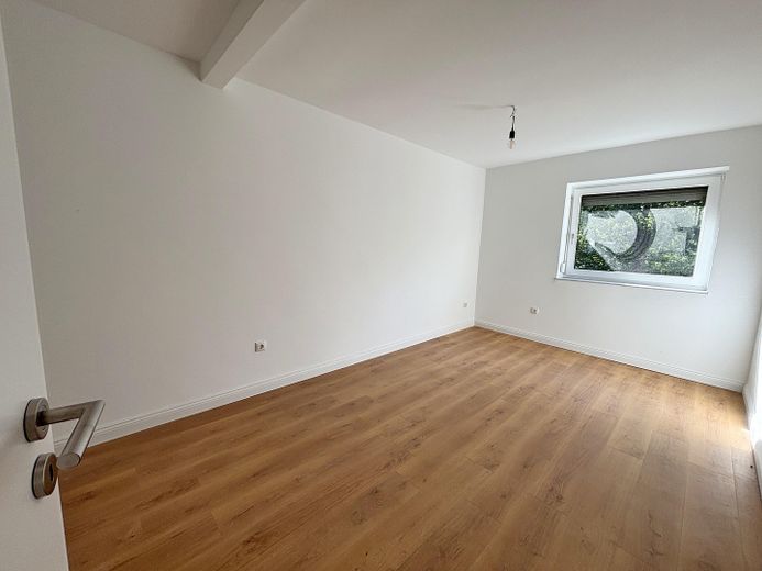 Gemoderniseerde rijwoning met warmtepomp, energielabel B en garage, zonder courtage – Foto 7