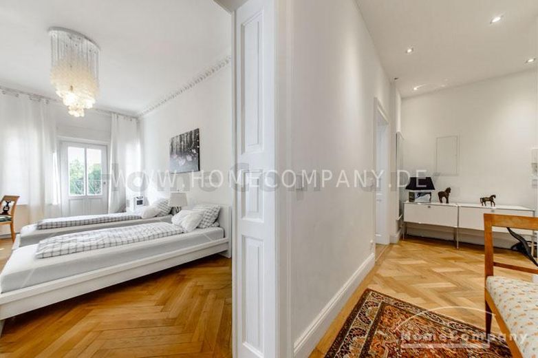 Schöne, hochwertige möblierte 4-Zimmer-Altbauwohnung mit Balkon in Schwabing – 99de3c55c127d9c170fc046b346f1d0f7af3ffa0.jpg