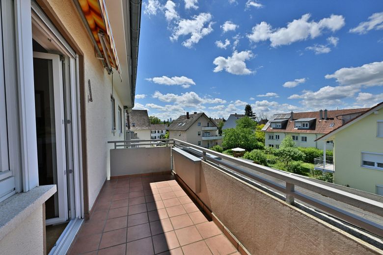 Modernisierte 1-Zimmer-Wohnung mit Balkon, Garage und neuer Einbauküche in Weil am Rhein – Foto 2