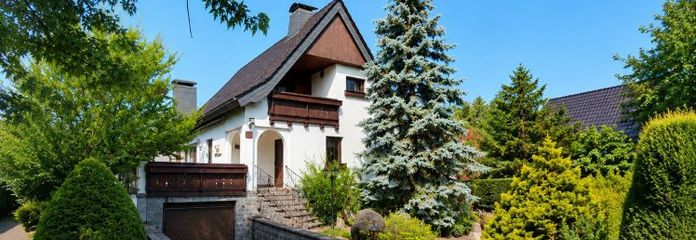 Freistehendes Einfamilienhaus mit Grundstück, Pool, Sauna und viel Platz für die Familie